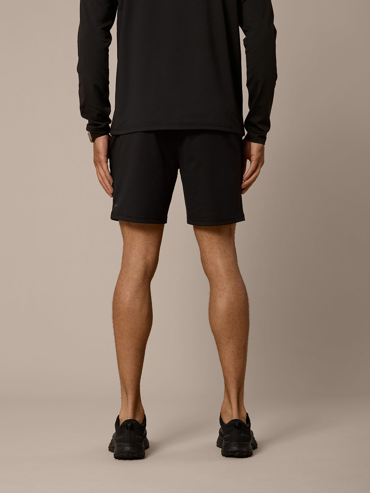 AERO LIGHTWEIGHT SHORT - BLACK