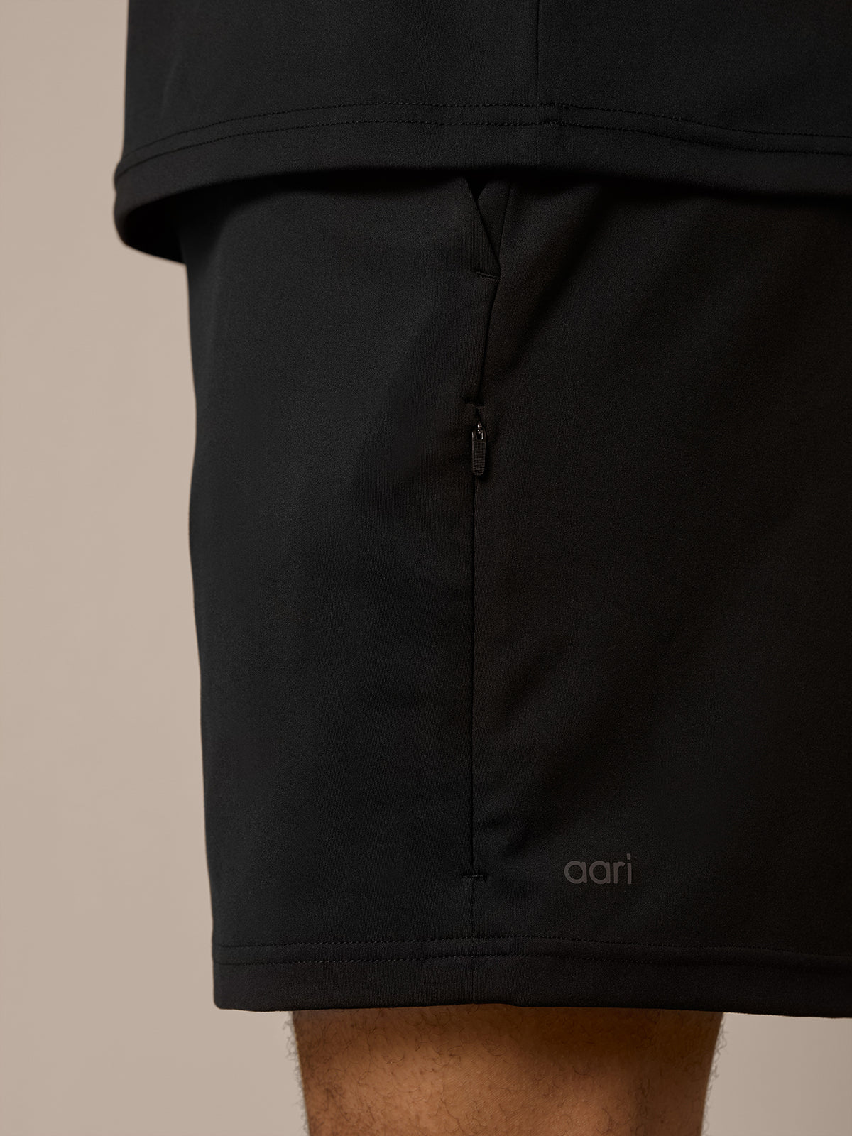 AERO LIGHTWEIGHT SHORT - BLACK