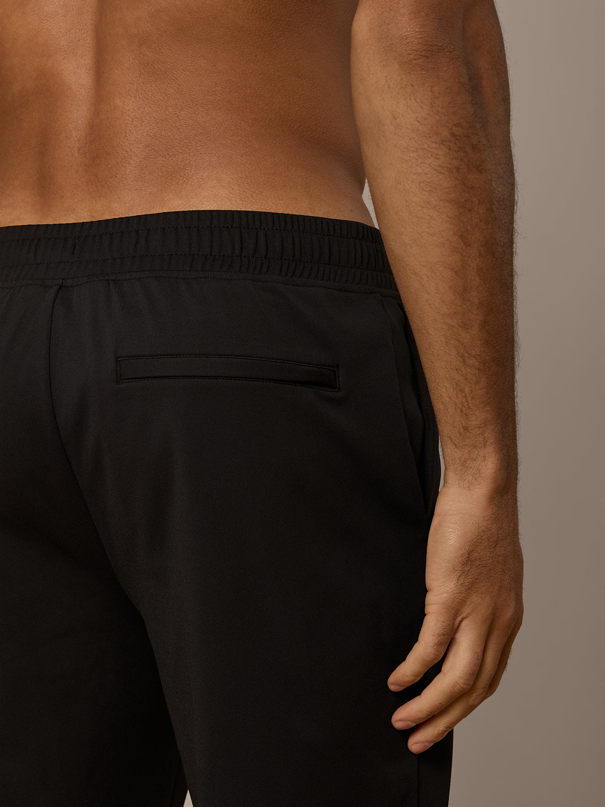 AERO LIGHTWEIGHT HOODED TRACKSUIT - BLACK