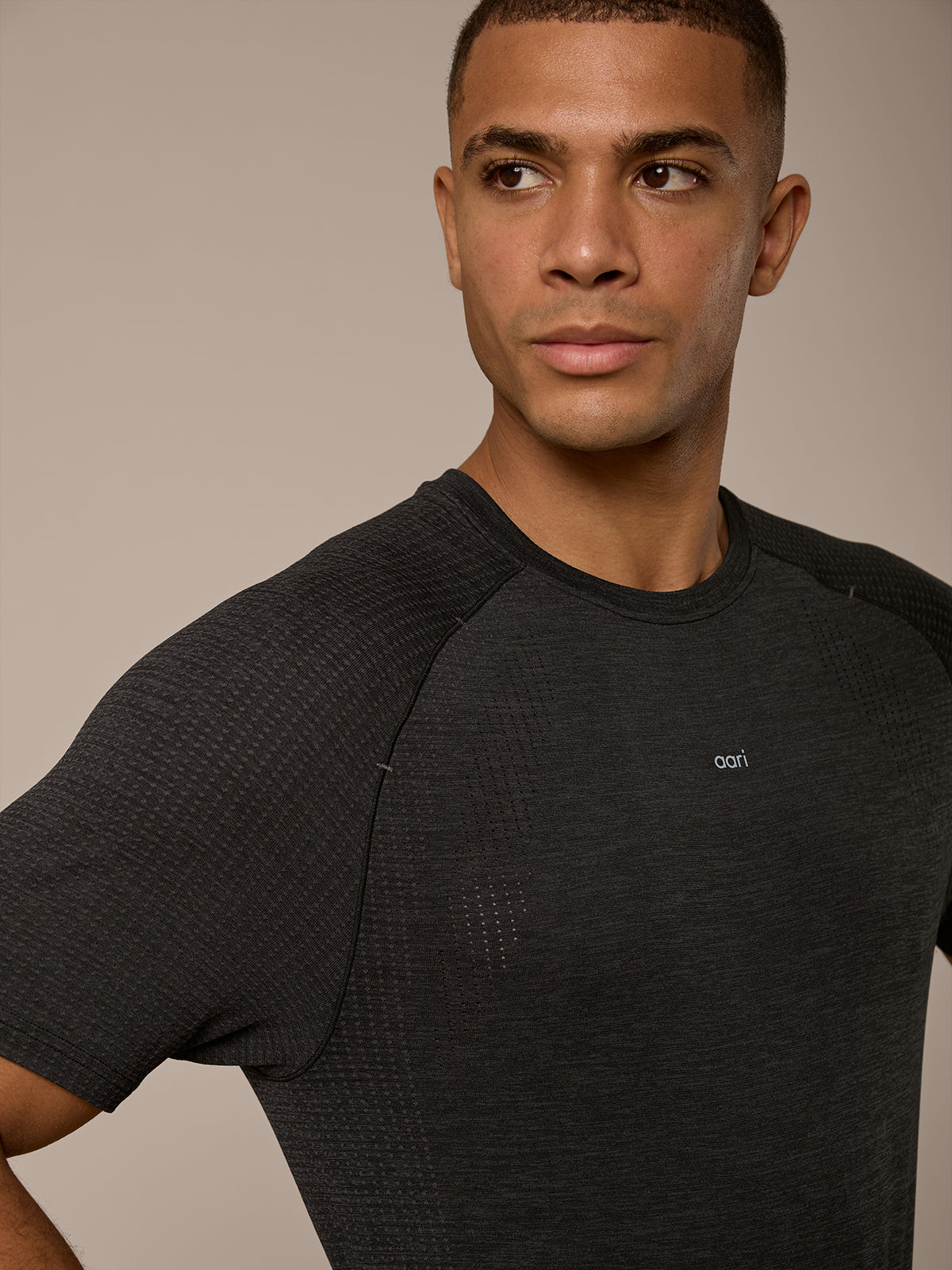 VEIL SEAMLESS TEE - BLACK/SLATE HEATHER