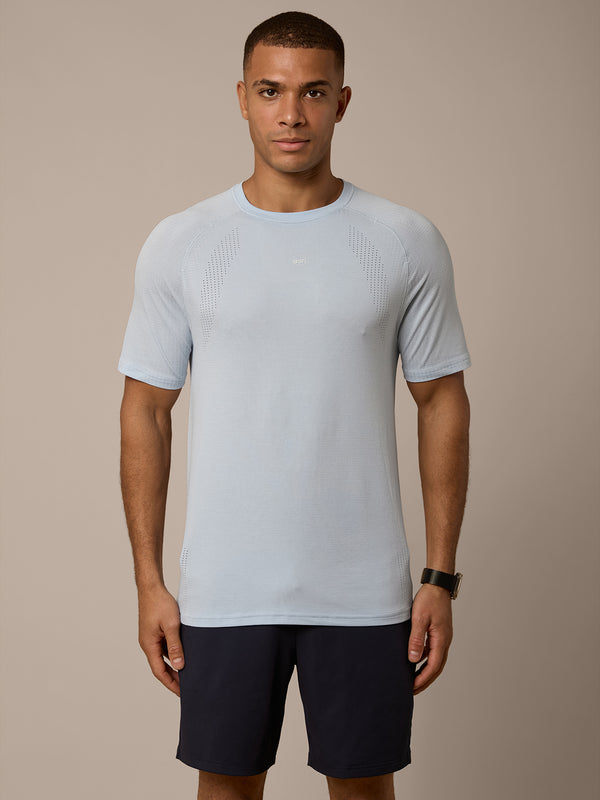 VEIL SEAMLESS TEE - WINTER BREEZE/WHITE