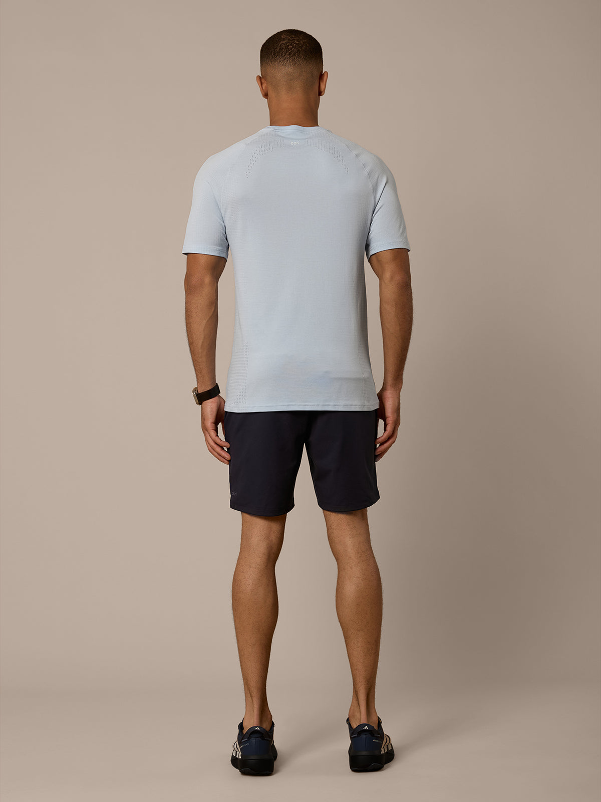 VEIL SEAMLESS TEE - WINTER BREEZE/WHITE