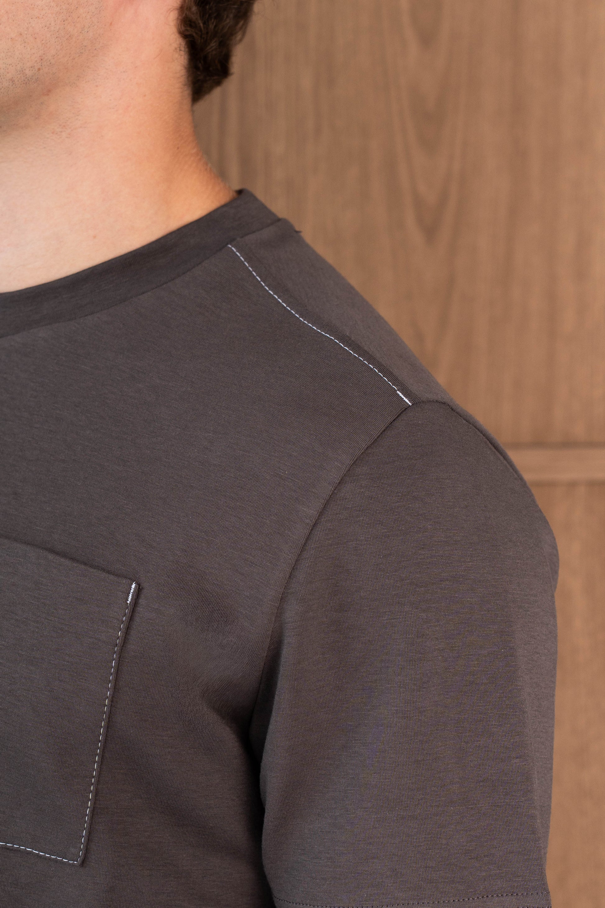AYON POCKET T-SHIRT  - DARK CHOCOLATE