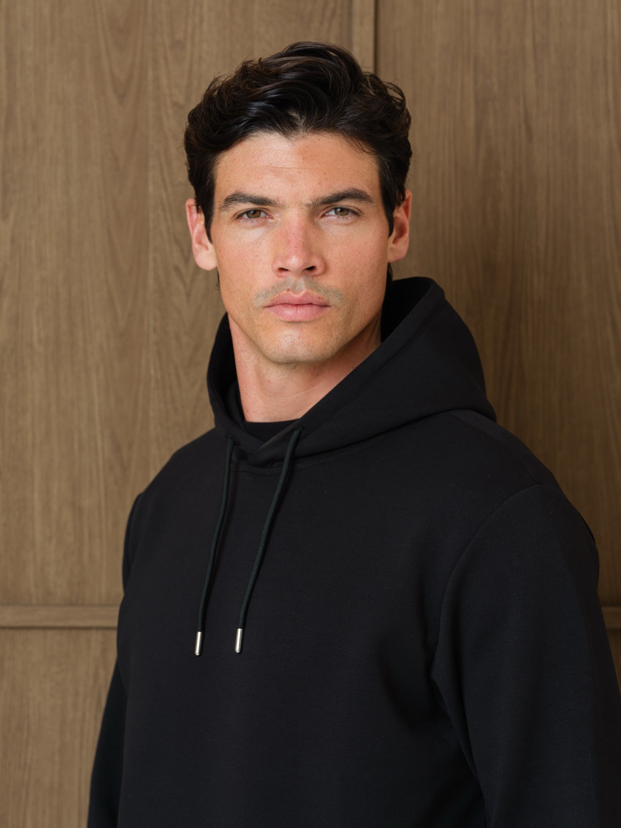 VERTU INTERLOCK HOOD - BLACK