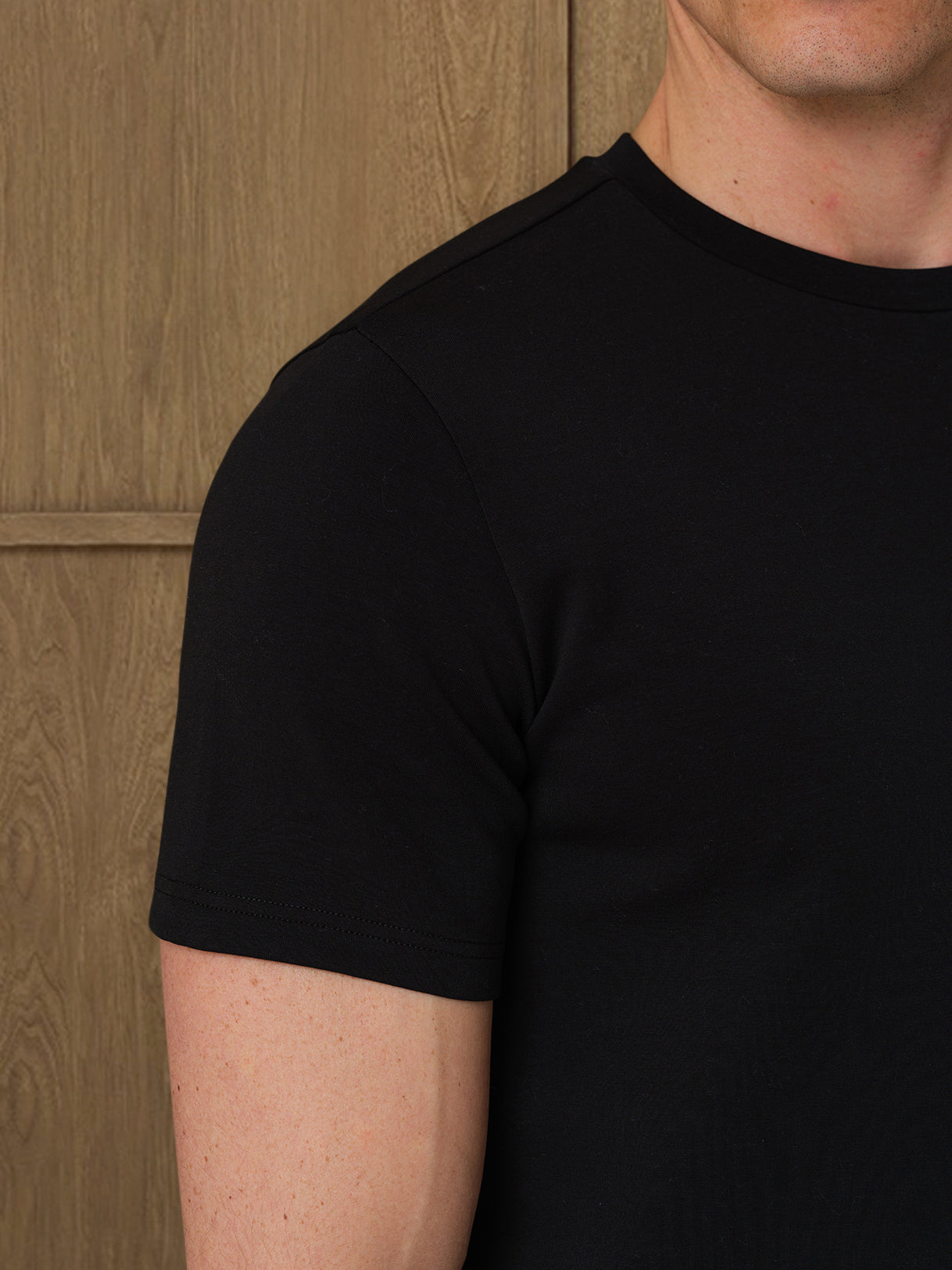 FORM T-SHIRT  - BLACK