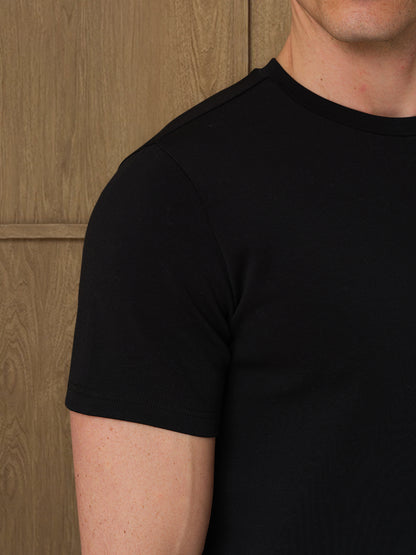 FORM T-SHIRT  - BLACK